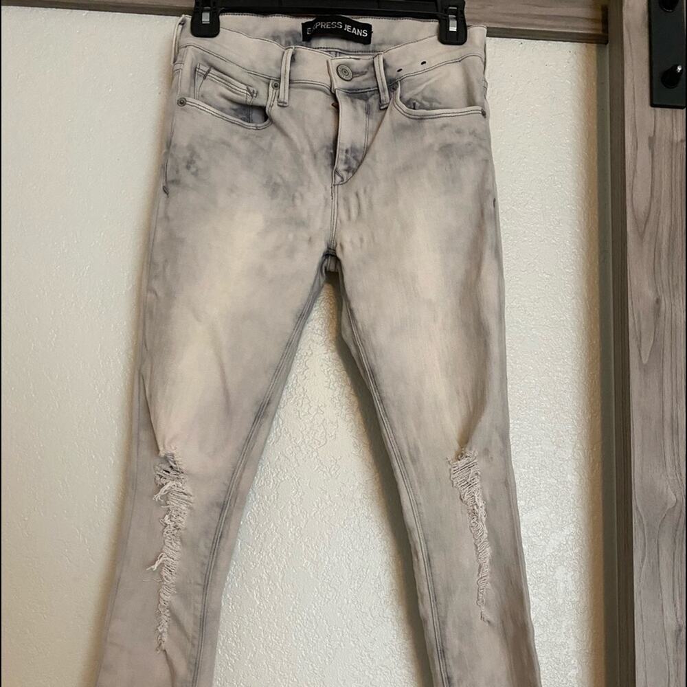 Express distressed jeans
